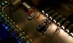 Kolejni zakładnicy uwolnieni. Na miejscu czekał konwój karetek