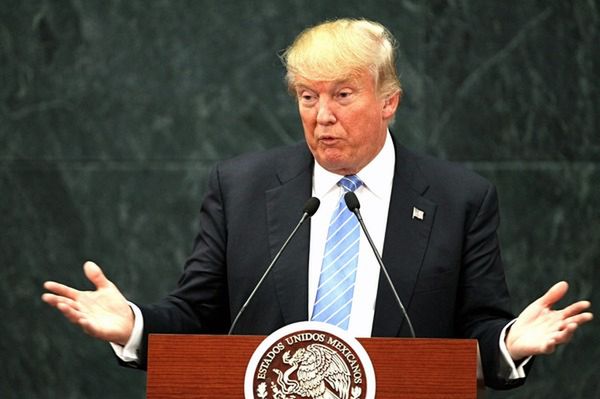 Trump po spotkaniu z prezydentem Meksyku potwierdza plan budowy muru na granicy
