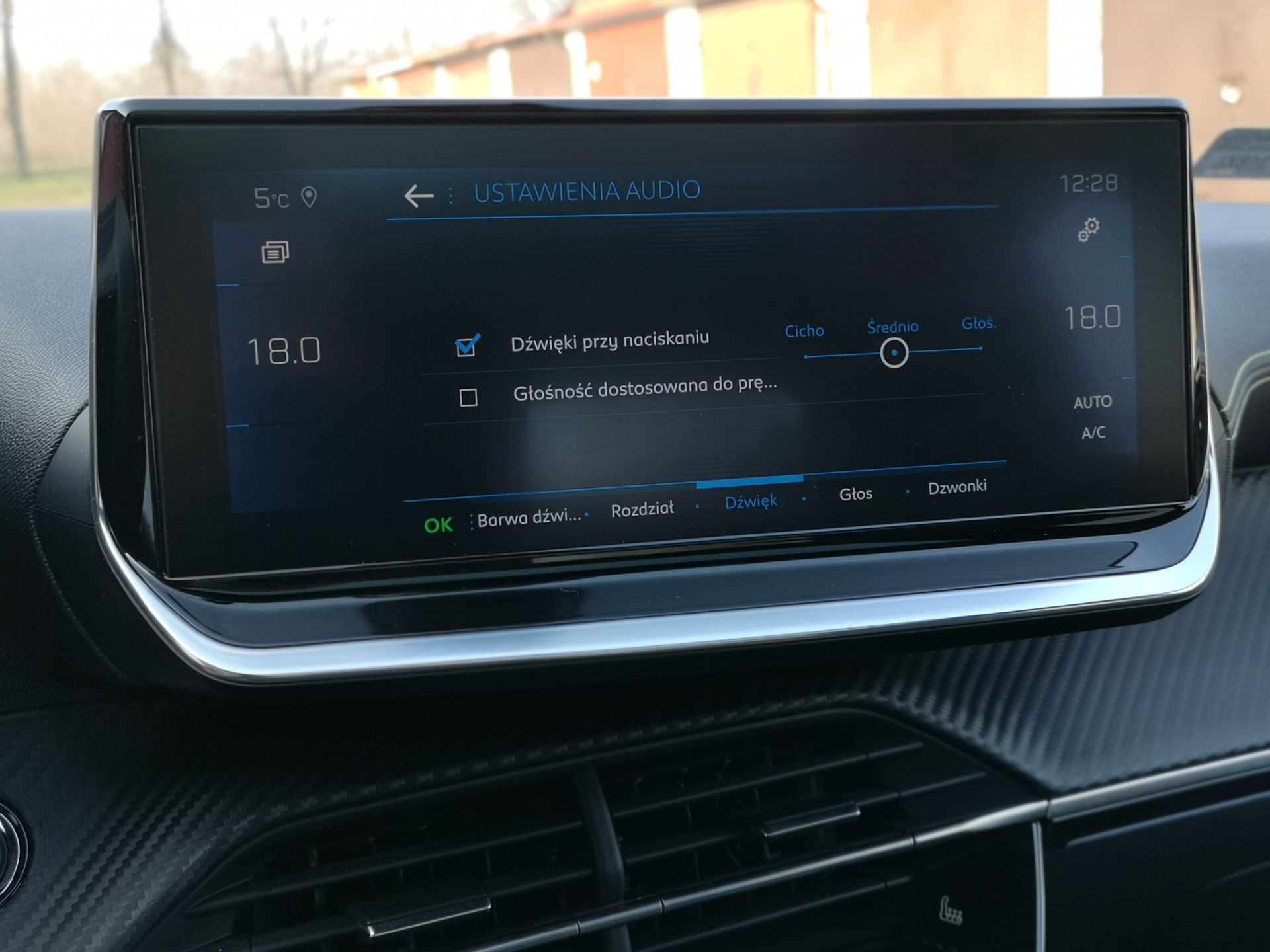 Peugeot 208 GT Line: wirtualne zegary 3D oraz obsługa systemu 34