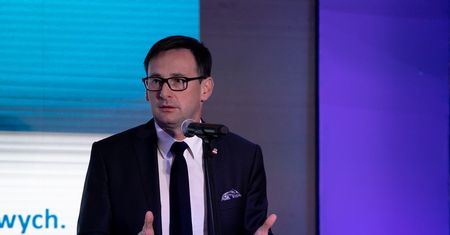 Obajtek mówi o wyprowadzeniu majątku z Orlenu. Prezes oskarża "poprzednią ekipę polityczną"