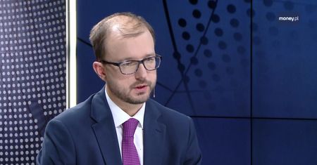 "Chcę zrobić habilitację i dać dyla za granicę". Wiceminister komentuje zarobki naukowców