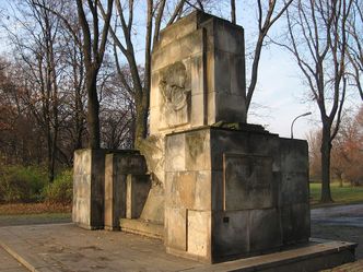 Ile będzie kosztować usuwanie pomników? Sejm przyjął nowelizację ustawy