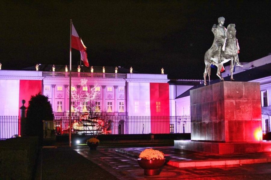Setki tysięcy na nowe iluminacje Pałacu Prezydenckiego