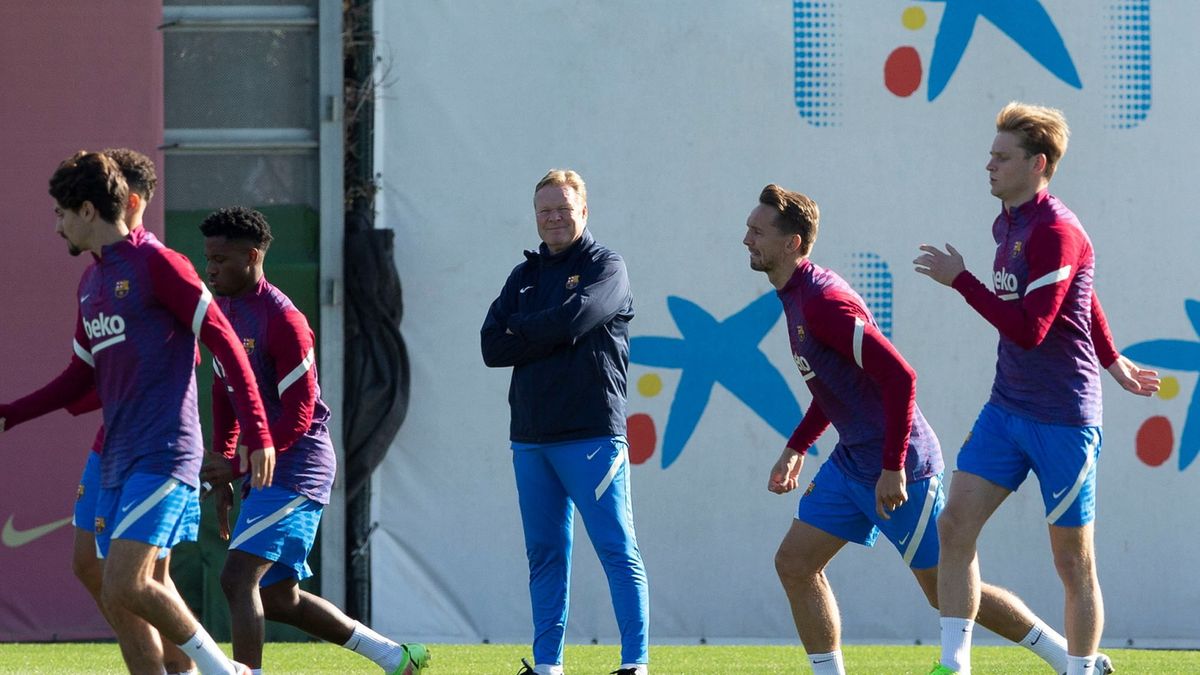 PAP/EPA / Enric Fontcuberta  / Na zdjęciu: trening FC Barcelona