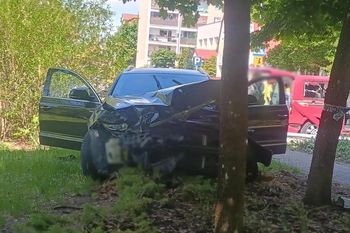 18-latek uderzył autem w minibus z dziećmi. Miał 3 promile alkoholu