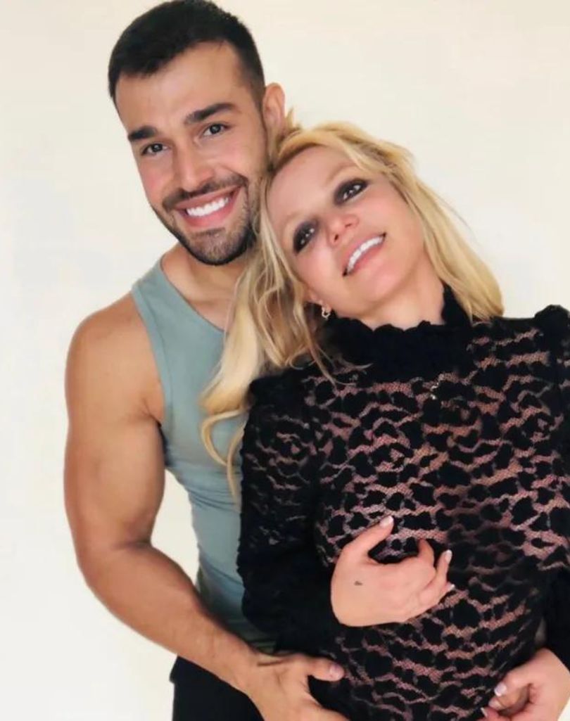 Britney Spears zarobi fortunę na książce. Sam Asghari nie dostanie nic