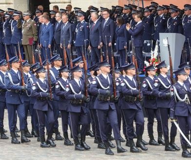 "Trudna sytuacja" w policji. Siemoniak mówi o "poprawie"