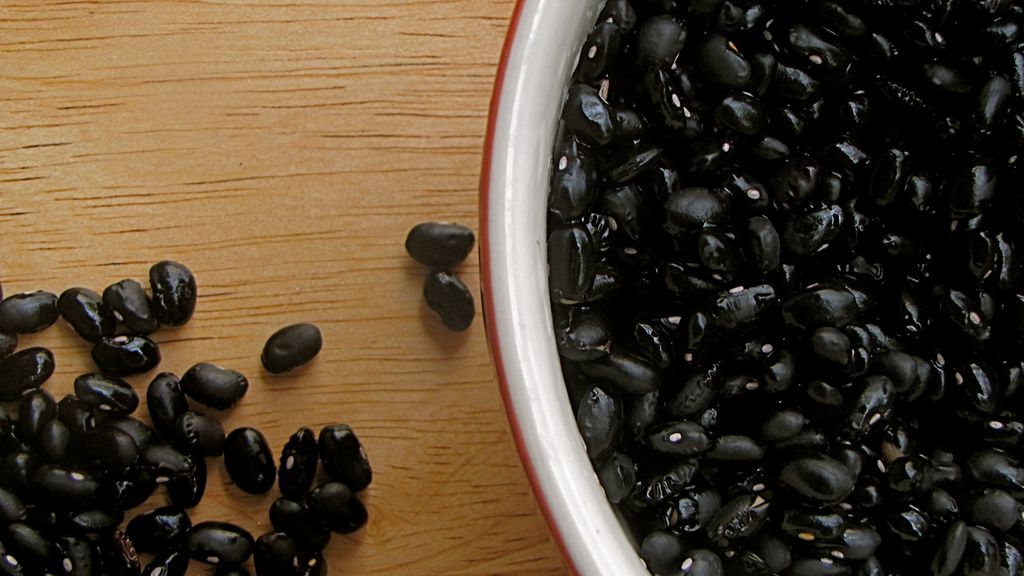 Czarna fasola w puszce