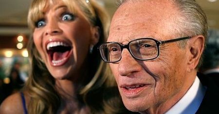 Larry King zapisał wszystko swoim dzieciom. Wdowa podważa jego "zdolności umysłowe"
