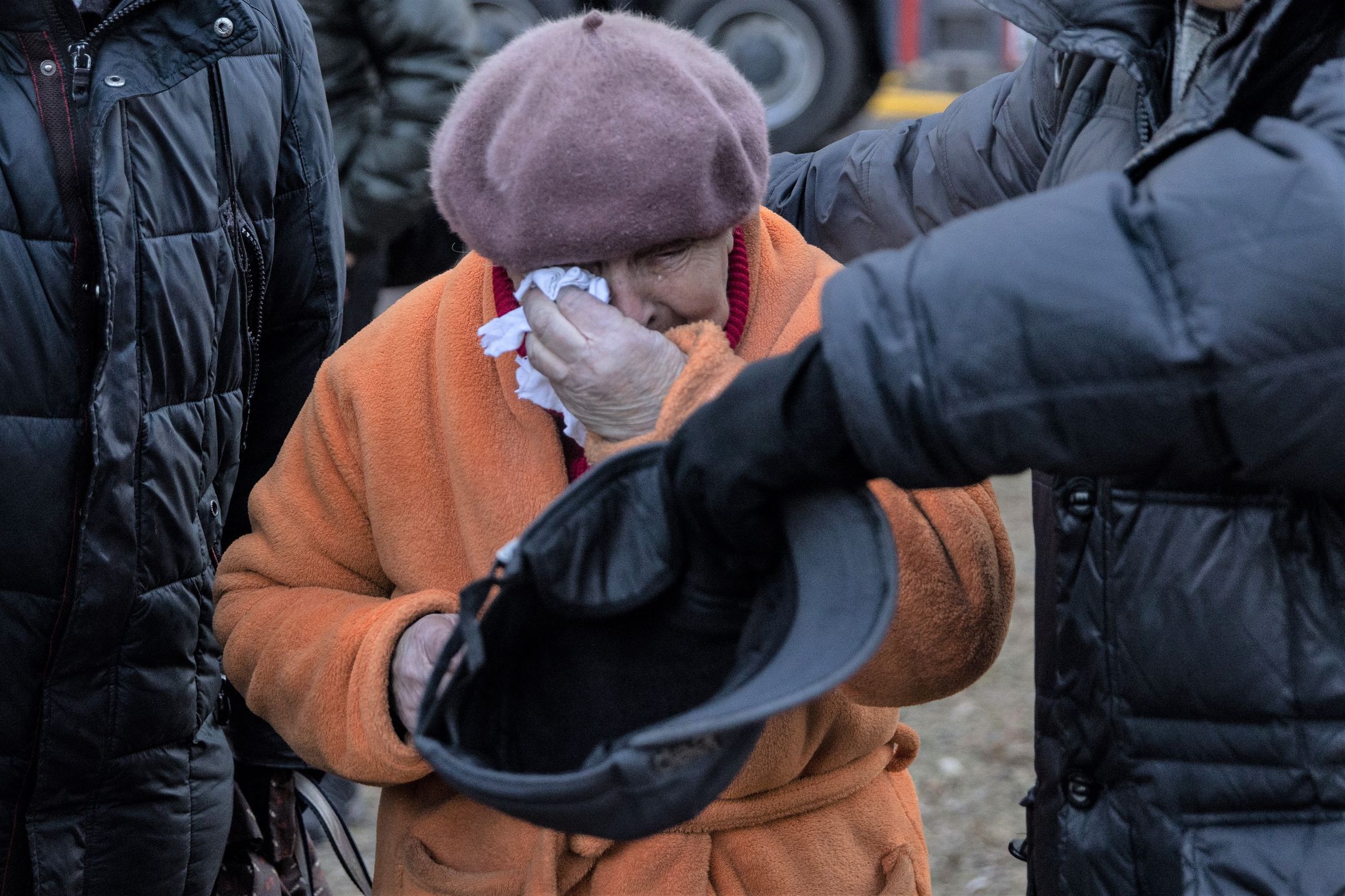 Rosyjscy żołnierze przetrzymują Ukraińców w obozach filtracyjnych
