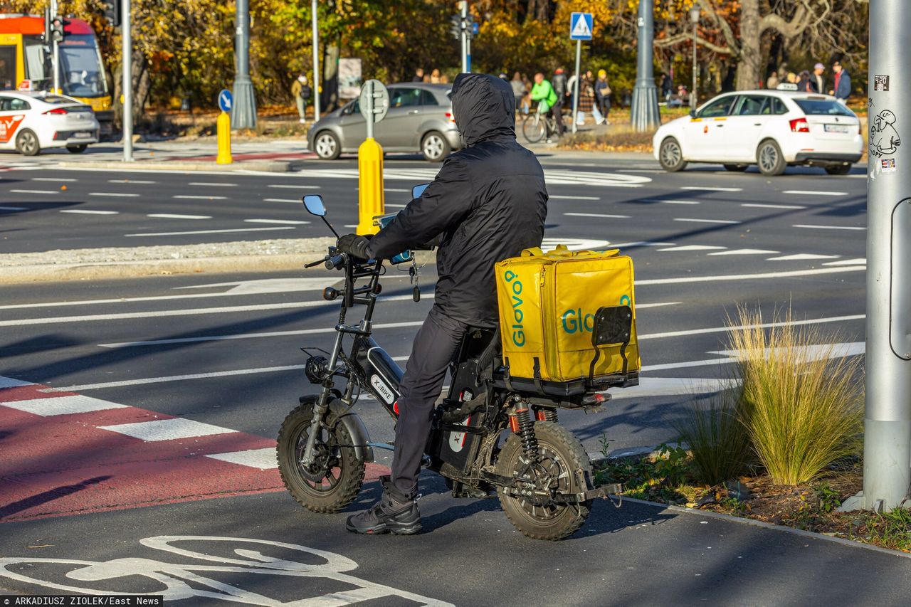 Kurierzy pędzą po ścieżkach 50 km/h. Ekspert bije na alarm