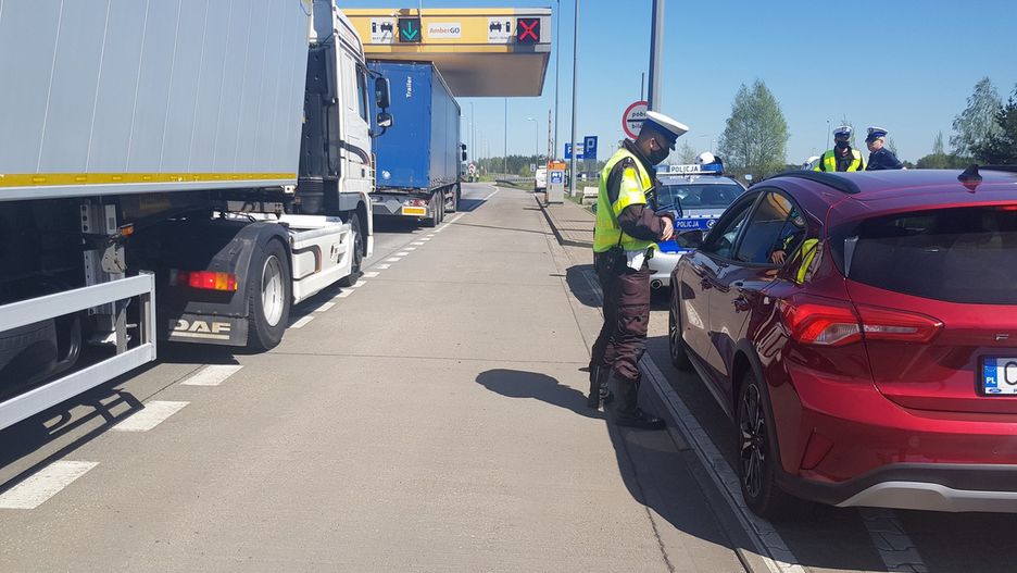 Policja kontroluje autostradę