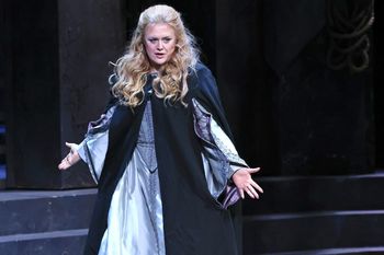 Polscy artyści na świecie: Iwona Sobotka jako Leonora w "Trubadurze" w Genui