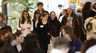 Częstochowa: Maturzyści opanowali budynki UJD. Za nami Dzień Otwarty pełen naukowych i wojskowych atrakcji