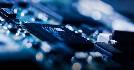 Samouczące maszyny i systemy, czyli machine learning i deep learning