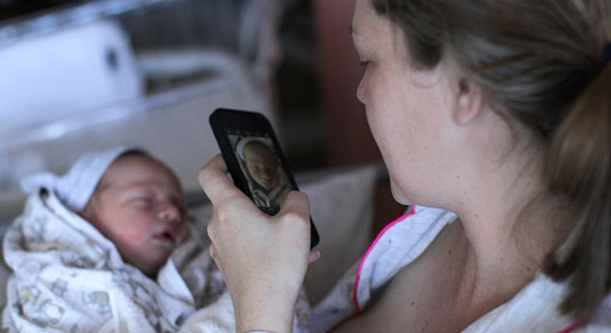 Polacy publikują zdjęcia dzieci średnio raz na trzy dni