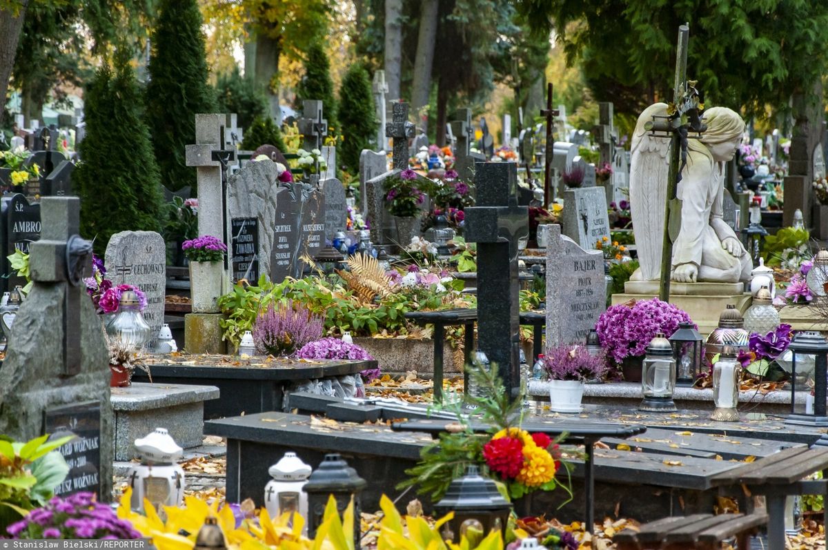 O czym warto wiedzieć przed zakupem miejsca na cmentarzu? 