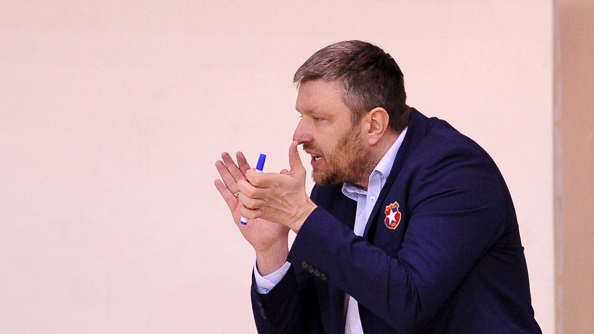 WP SportoweFakty / Krzysztof Porębski / Na zdjęciu: Krzysztof Szewczyk, trener młodzieżowej kadry Polski