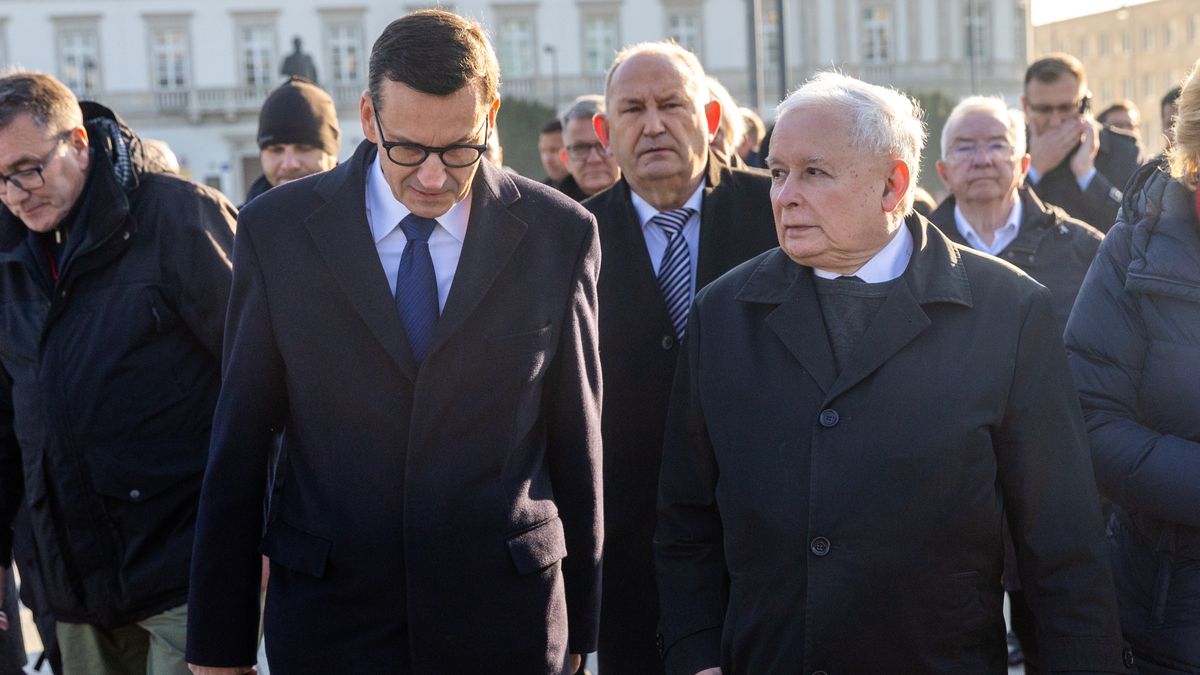 Prime Minister Mateusz Morawiecki and Law and Justice (PiS) leader Jaroslaw Kaczynski during the 162nd monthly commemoration of the Smolensk crash in Warsaw, Poland, September 10, 2023. 


 (Photo by Andrzej Iwanczuk/NurPhoto via Getty Images)