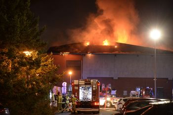 Inowrocław: Nocny pożar magazynu. Znaleziono zwłoki mężczyzny