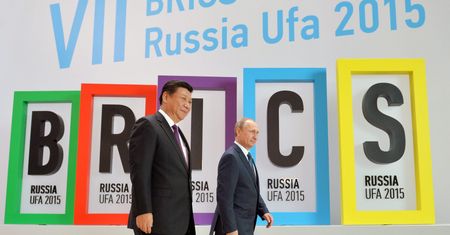 Putin namawia: trzeba uderzyć w dolara