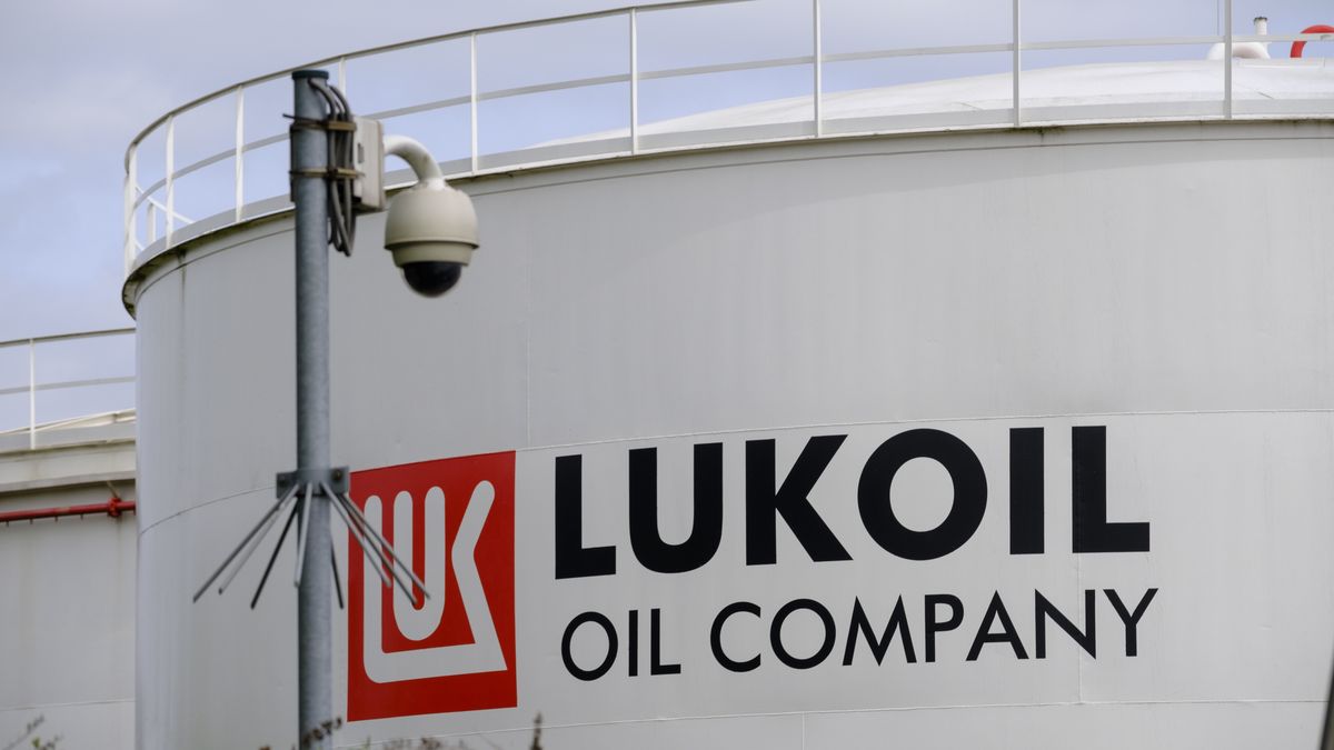 VILVOORDE, FLEMISH BRABANT, BELGIUM - MAY 13:  The russian multinational energy corporation Lukoil depot of Neder-Over-Heembeek is seen on May 13, 2022 in Brussels, Belgium.  In the first two months of the war in Ukraine, European Union countries imported 44 billion (US$ 46 Million) worth of fossil fuels from Russia. (Photo by Thierry Monasse/Getty Images)