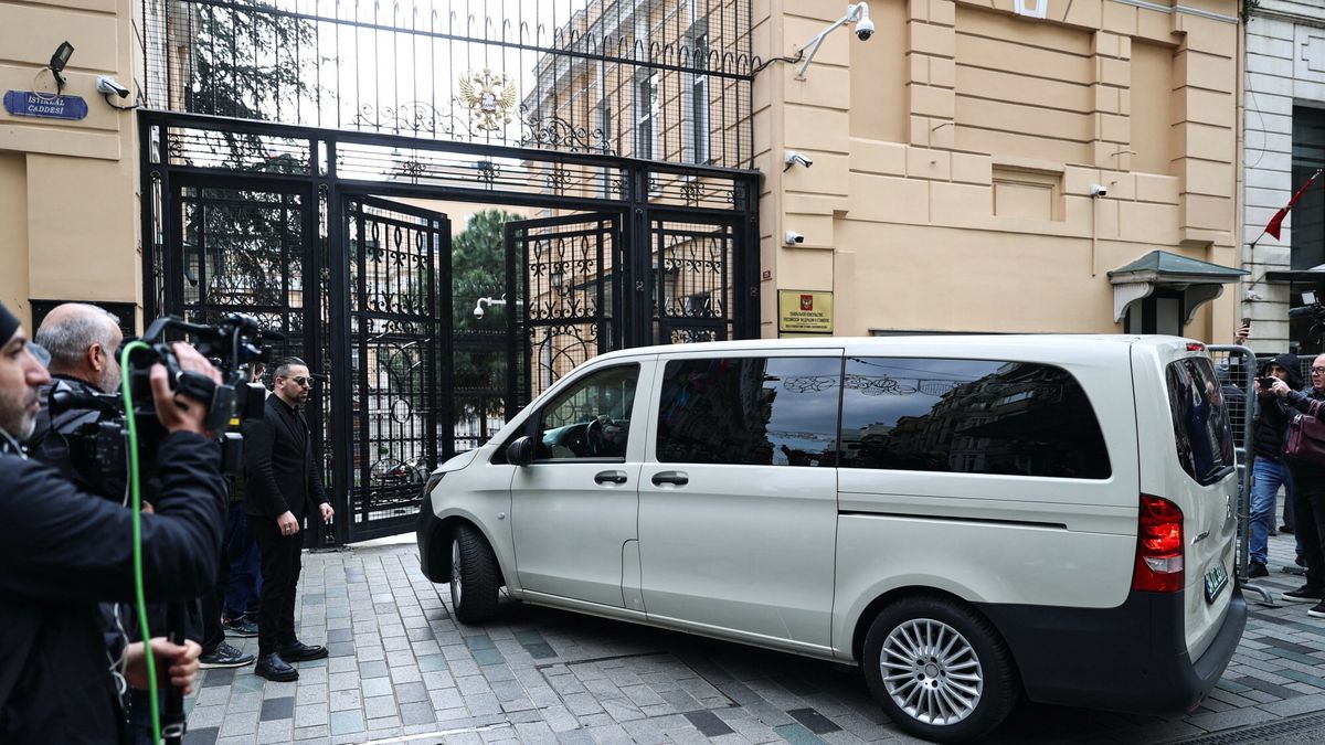 Temporary
ISTANBUL, TURKIYE - APRIL 10: A US delegation arrives at the Russian Consulate General in Istanbul at 9.45 a.m. local time (0645 GMT) for talks to normalize embassy operations between the two countries in Istanbul, Turkiye on April 10, 2025. The second round of the talks between the US and Russia started in Istanbul on Thursday. The talks, taking place at the residence of the Russian consul general in Istanbul, are expected to last several hours but are unlikely to be as long as the previous round, which lasted more than six hours. Hakan Akgun / Anadolu/ABACAPRESS.COM
AA/ABACA