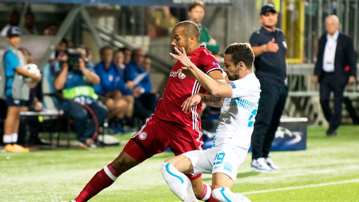 PAP/EPA / PAP/EPA/IGOR KUPLJENIK / Vadis Odjidja-Ofoe (z lewej) i Marko Vesović (z prawej)