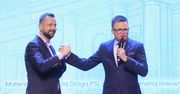 Śmiali się obaj na scenie. Wcześniej padło nazwisko polityka PiS