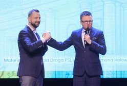 Śmiali się obaj na scenie. Wcześniej padło nazwisko polityka PiS