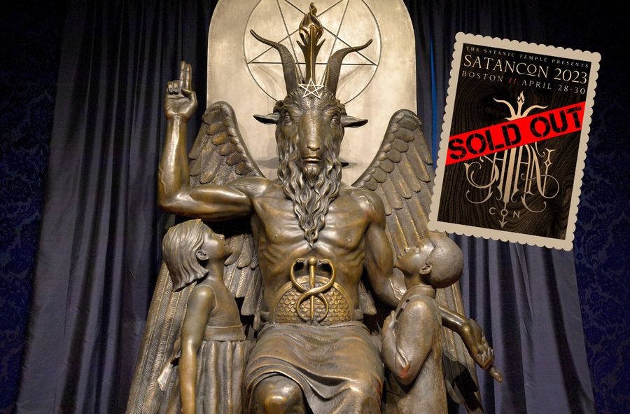 Posąg Baphometa w siedzibie Świątyni Szatana w Salem