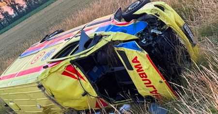 Dramat na A4. W karetce byli Janusz i Adrian. Pilny apel