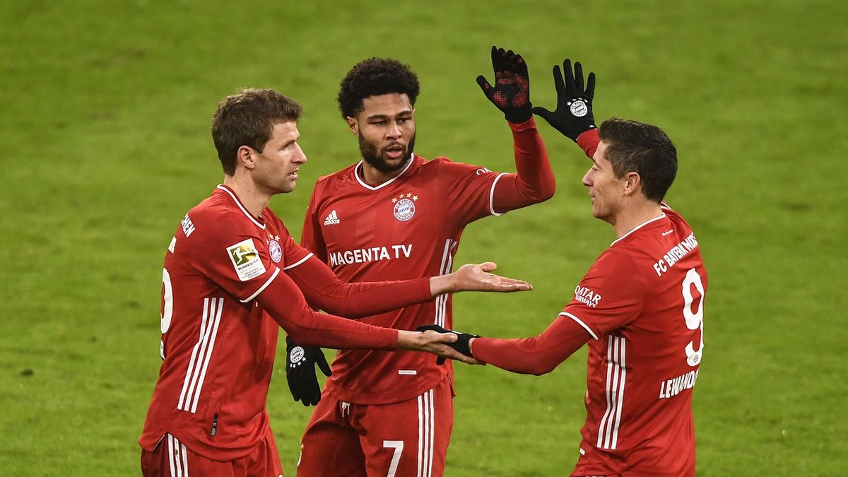 Na zdjęciu od lewej: Thomas Mueller, Serge Gnabry, Robert Lewandowski