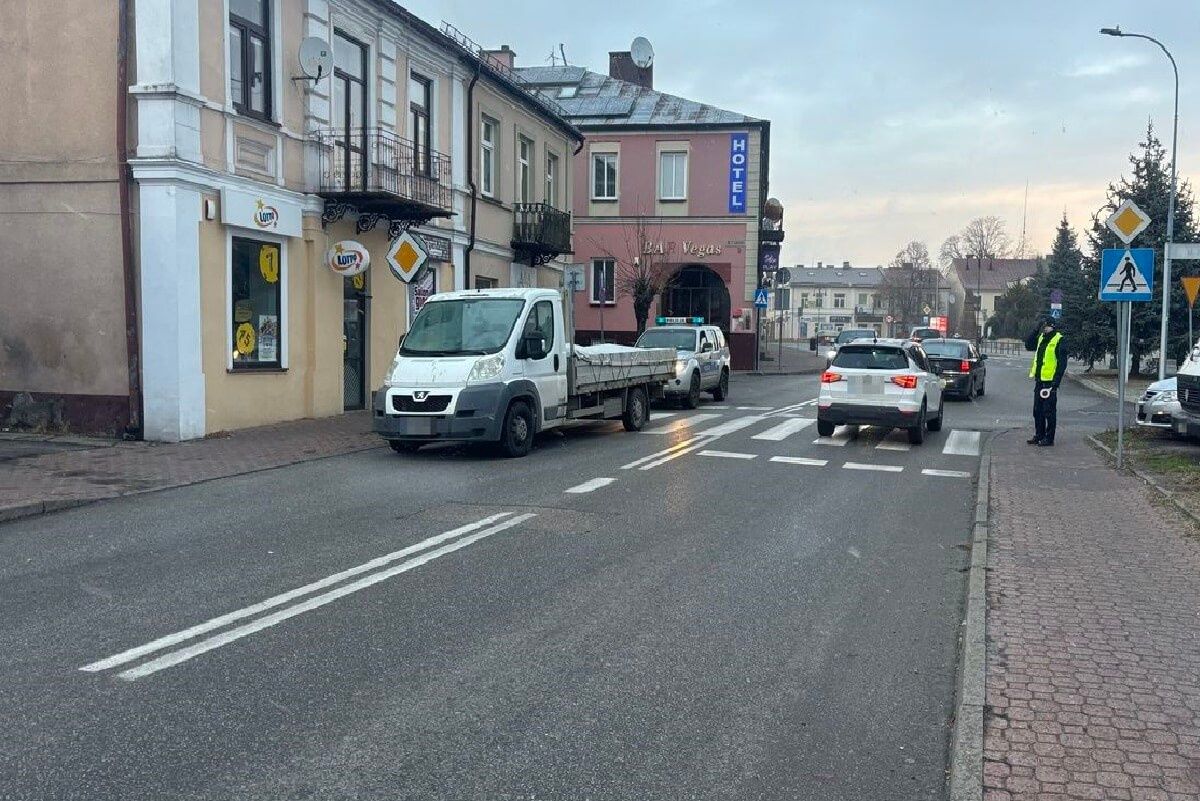 Potrącenie mężczyzny na przejściu