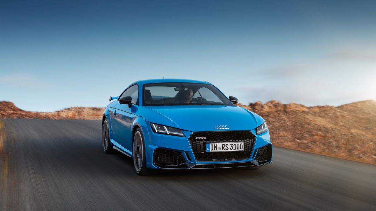 Audi TT RS zostało odświeżone. Wygląda dobrze, ale moc pozostała bez zmian