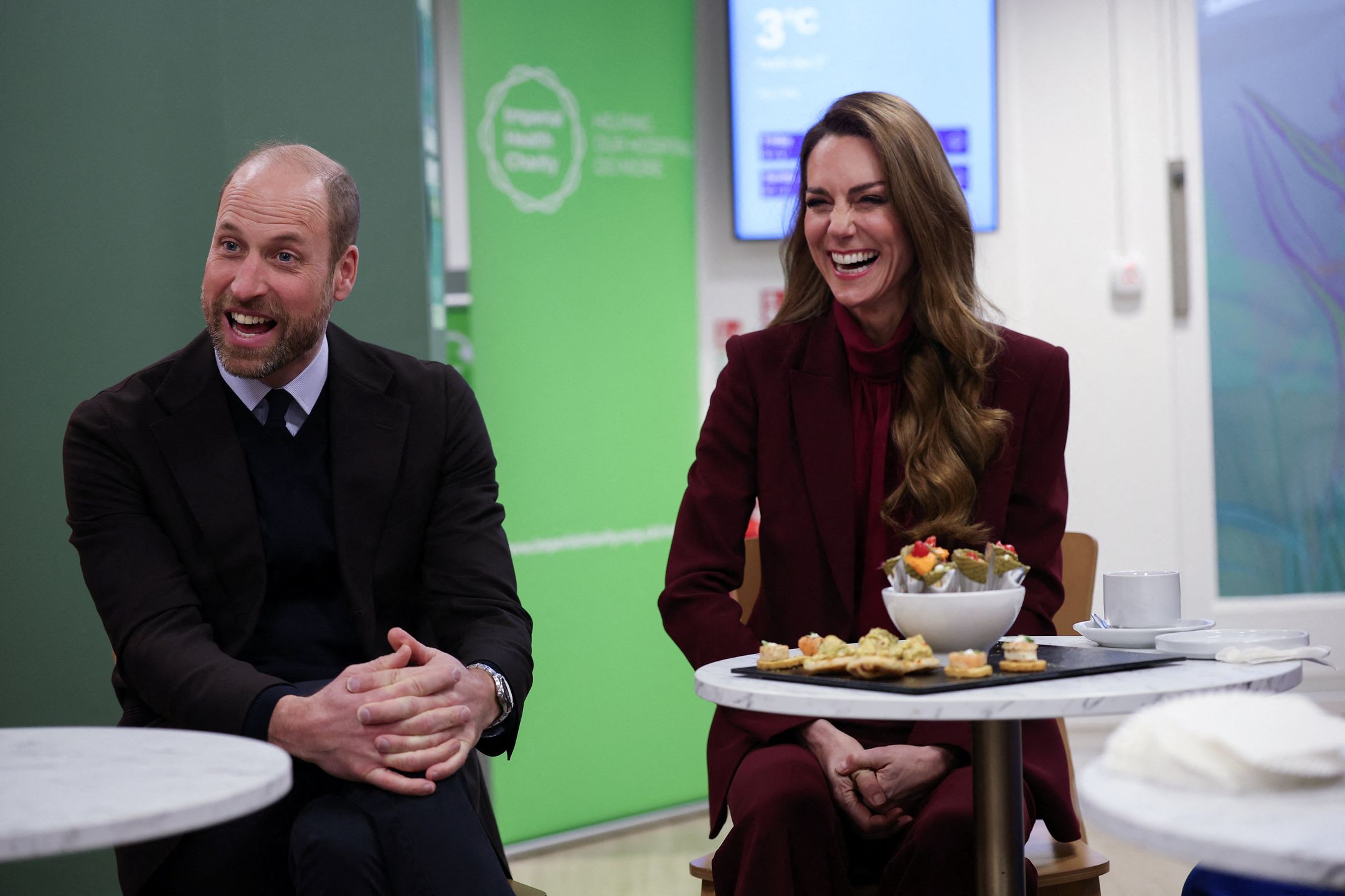 Kate Middleton i książę William odwiedzają szpital