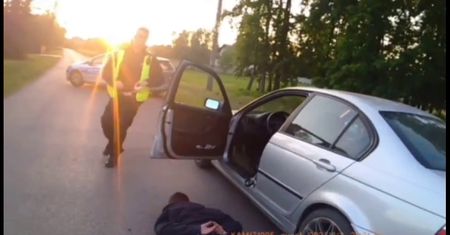 Pościg za kierowcą BMW trwał kilkadziesiąt kilometrów. Policja opublikowała film