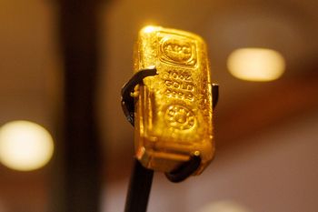 Złoto nie powiedziało ostatniego słowa. Wzrost napędza słabnący dolar