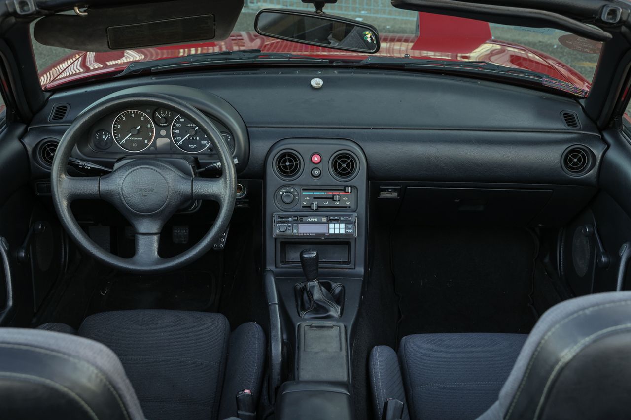 Mazda MX-5 NA - wnętrze