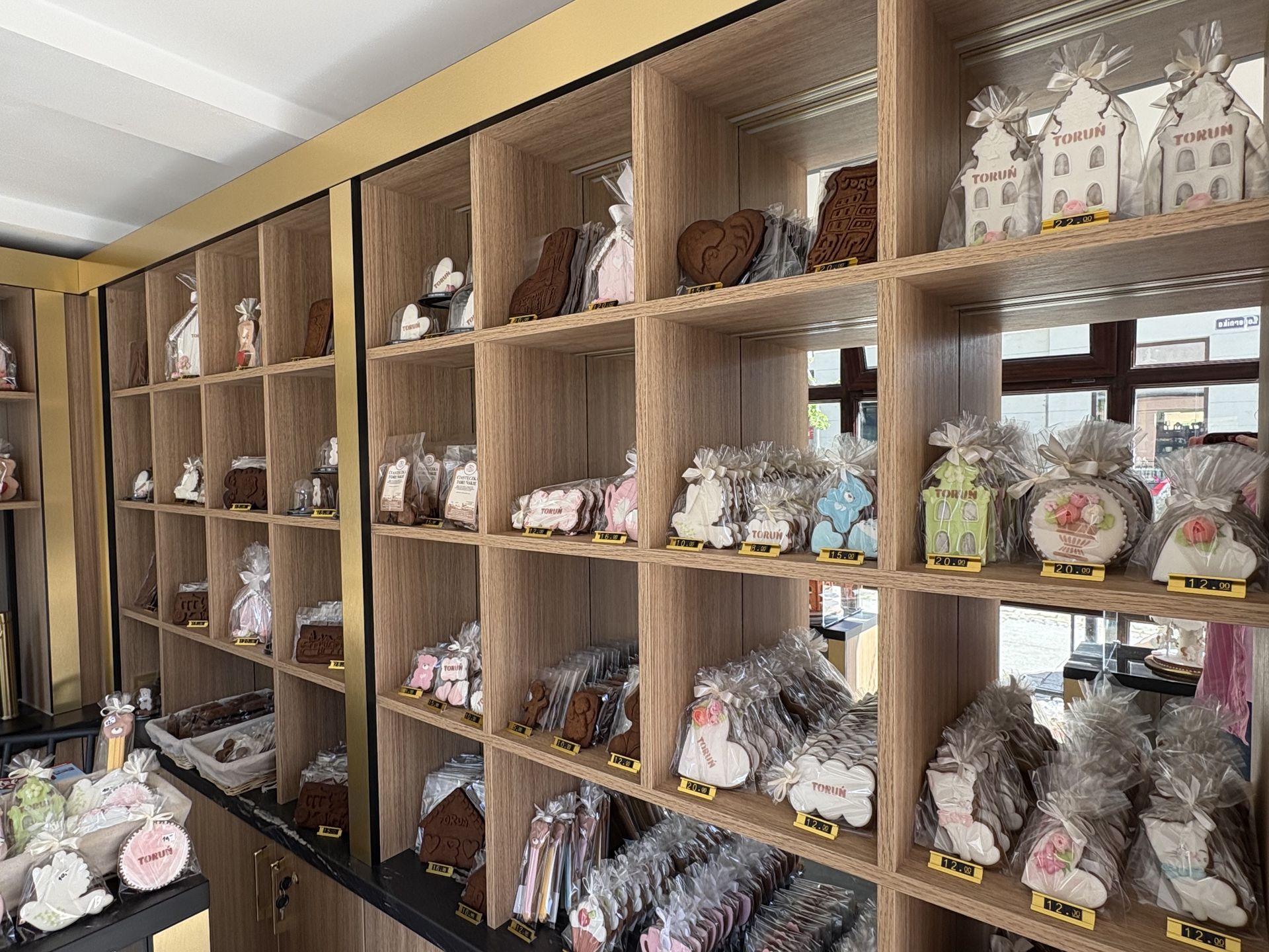 Piernikowe Atelier Cukierni Pokojskich działa na starówce.