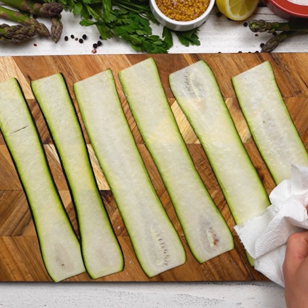 Before I combine the zucchini with the asparagus, I dry them thoroughly.