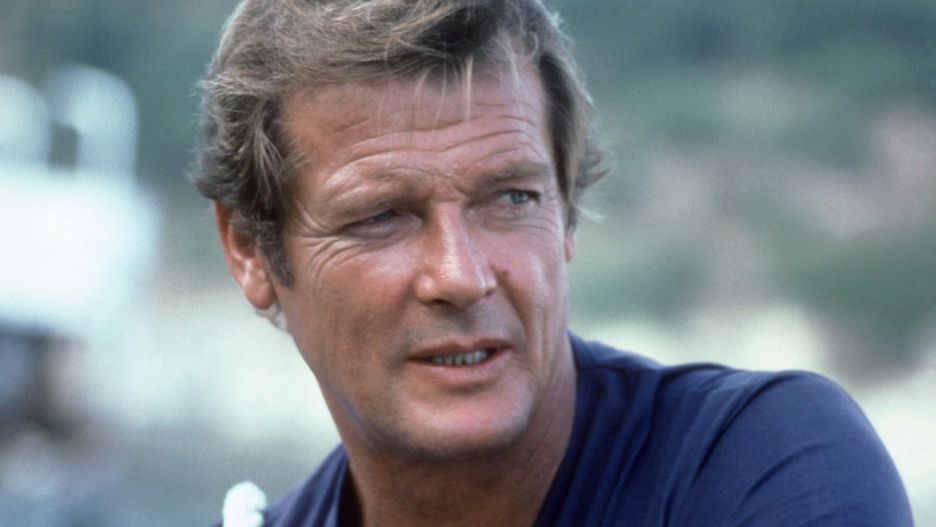 English actor Roger Moore (1927 - 2017), is James Bond, rests during the filming of the 1981 James Bond spy movie, "For Your Eyes Only" in the Bahamas, October 1980. (Photo by Oscar Abolafia/TPLP/Getty Images)