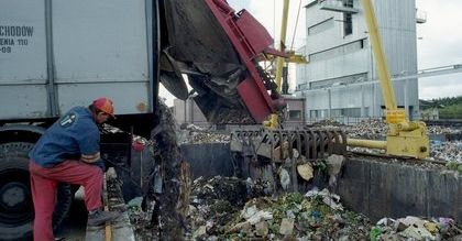 Pół miliona złotych w śmieciach. Właściciel szybko się znalazł