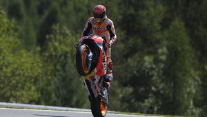 MotoGP: rozgrzewka dla Marca Marqueza, problemy z mgłą w Aragonii