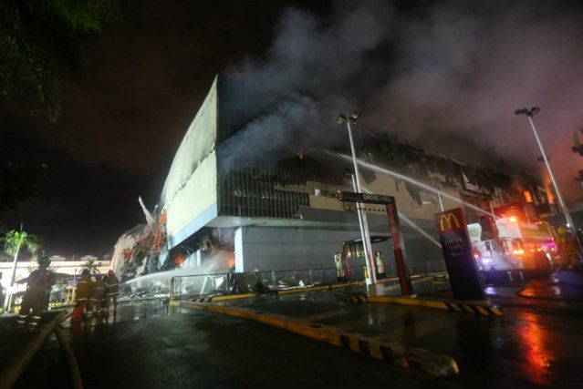 Pożar w centrum handlowym na Filipinach.Zginęło 37 osób