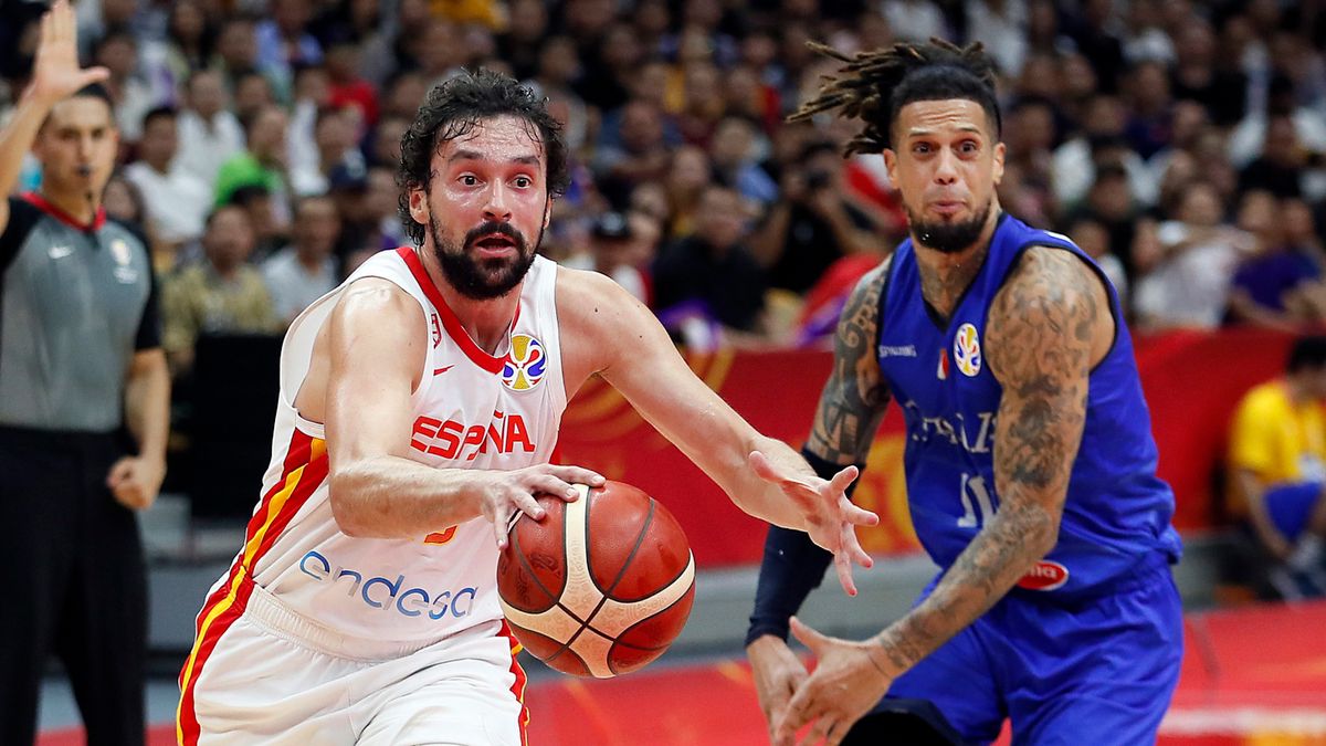PAP/EPA / MADE NAGI / Na zdjęciu: Sergio Llull (z lewej) oraz Daniel Hackett