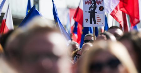 Owsiak krytykowany za obecność na marszu. "Jednostronnie polityczna impreza"