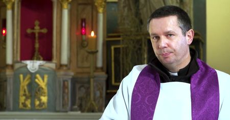 Otwarte kościoły. Proboszcz tłumaczy: Duszy nie wystarczy msza online