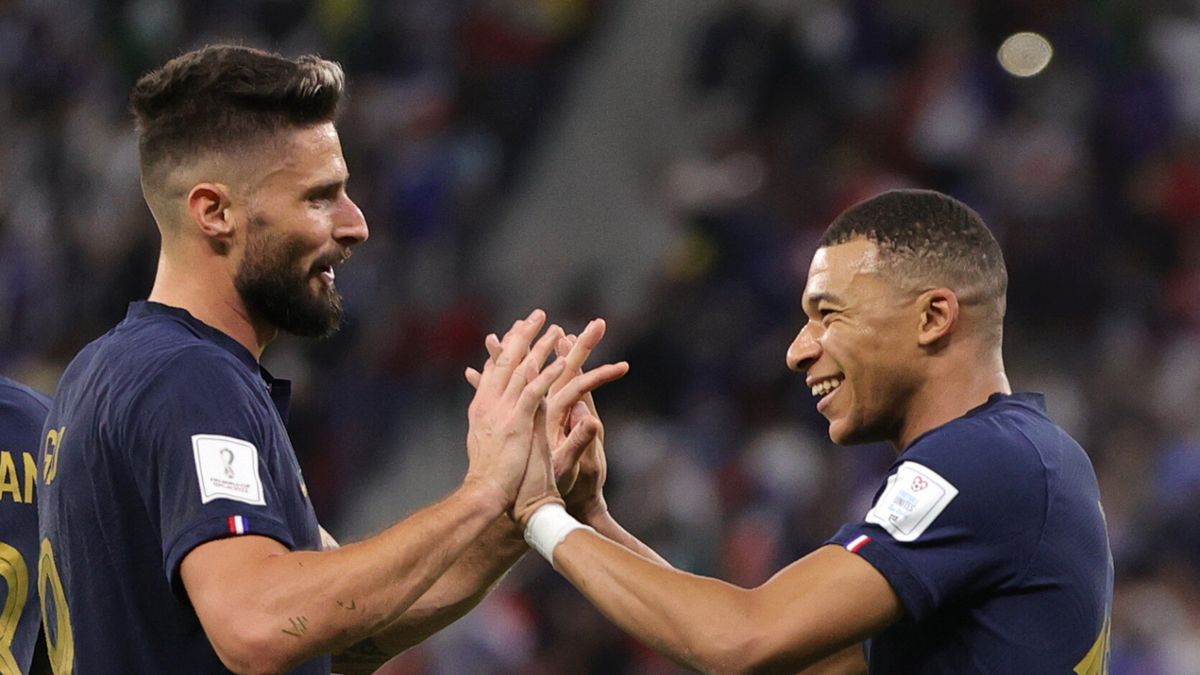 PAP/EPA / Friedemann Vogel / Na zdjęciu: Olivier Giroud i Kylian Mbappe