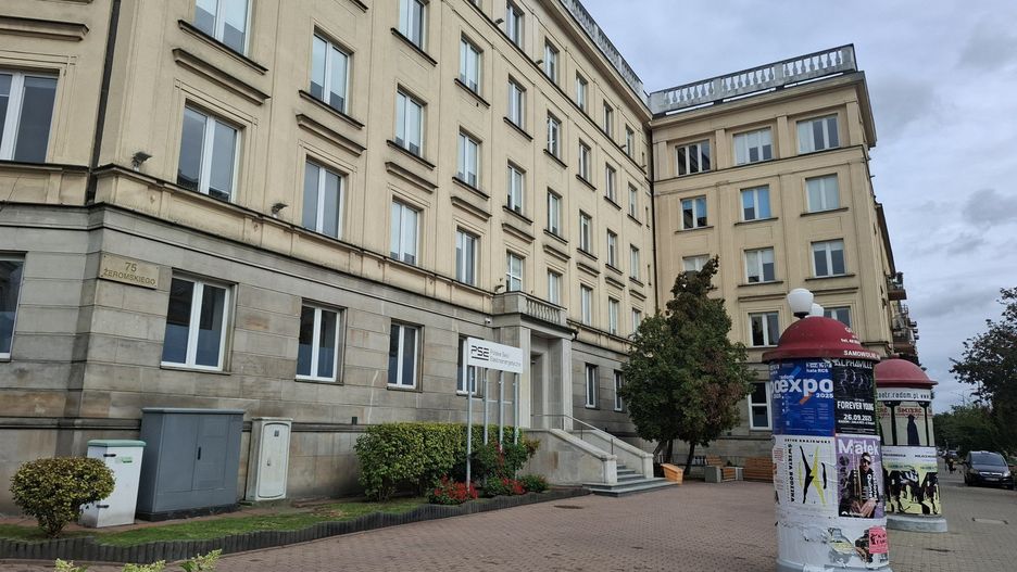 Budynek przy ulicy Żeromskiego 75 niedługo stanie się siedzibą Miejskiego Urzędu Pracy i kilku innych miejskich jednostek budżetowych.